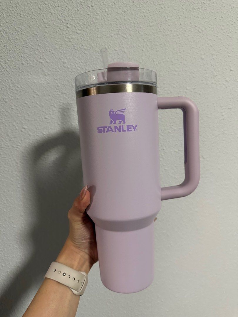 Stanley Quencher H2.0 FlowState Tumbler in Orchid 40oz (Category: Water Bottles & Tumblers) located in Singapore. Submitted by angiezzq (Listing ID 1376930910, Image 2). Description: See pic 2 onwards for real life picture and condition. Not for fussy buyers Purchased from Stanley official store.