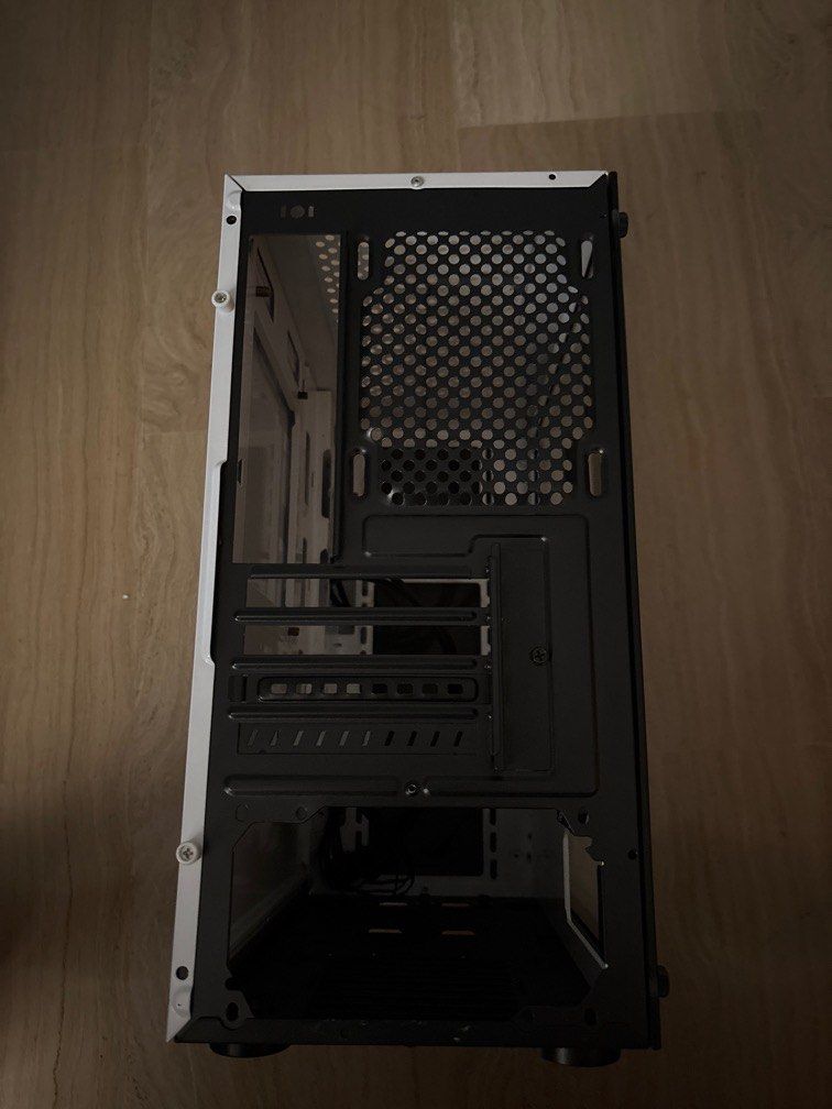 TECWARE PC CASE & CPU FAN (Category: Computer Parts) located in Singapore. Submitted by k.wwwwww (Listing ID 1376905127, Image 3). Description: - FULL WHITE TEMPERED GLASS CASE (aesthetically beautiful for people that like white colour, or does custom white pc) - comes with free AMD cpu cooler fan (used)..