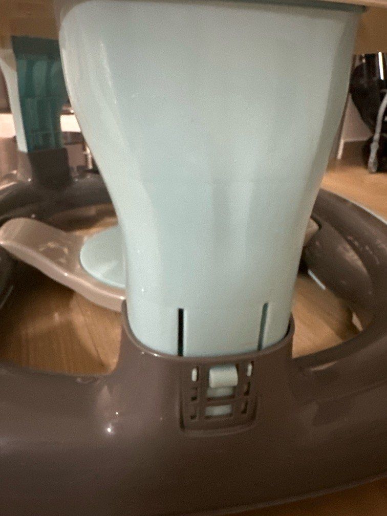 Walker (Category: Infant Playtime) located in Singapore. Submitted by ahgurl90 (Listing ID 1376941337, Image 4). Description: Batteries not included. 3 adjustable heights. Base for babies to stand in place and support instead of using it to walk. Able to dismantle.