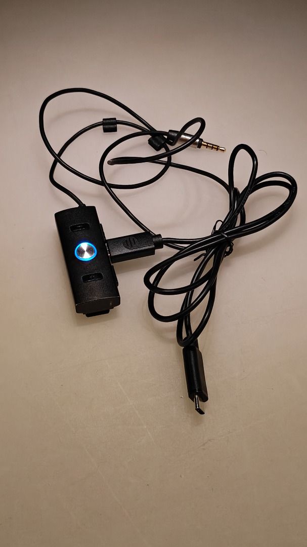 Wired Earphones/Headphones Amplifier (Category: Portable Audio Accessories) located in Singapore. Submitted by madexpat (Listing ID 1376953971, Image 2). Description: Increase the volume of your existing earphones Incredible vloume boost for use of wired ear/headphones in noisy areas, easily rechargable.