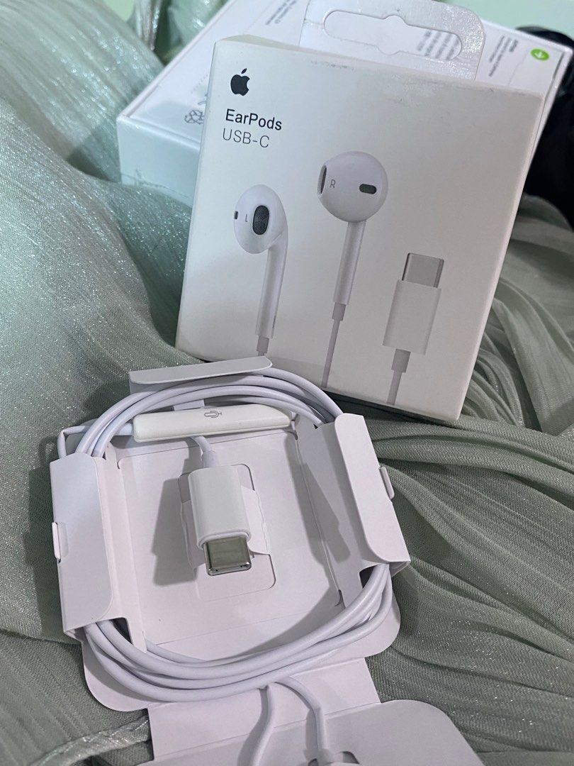 15|16 promax earpods USB-C (Category: Earphones) located in Manila. Submitted by dimple162 (Listing ID 1377137783, Image 1). Description: Need to connect .