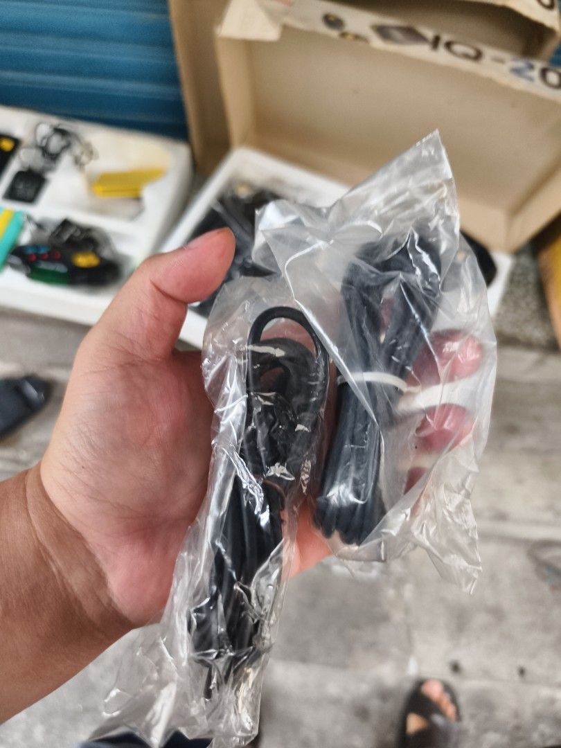 由 ghj097672284623 (刊登 ID 1377056511，圖片 1) 提交，位於 台北市 (Taipei) 的 一條電纜線 (類別：電腦)，說明：。
