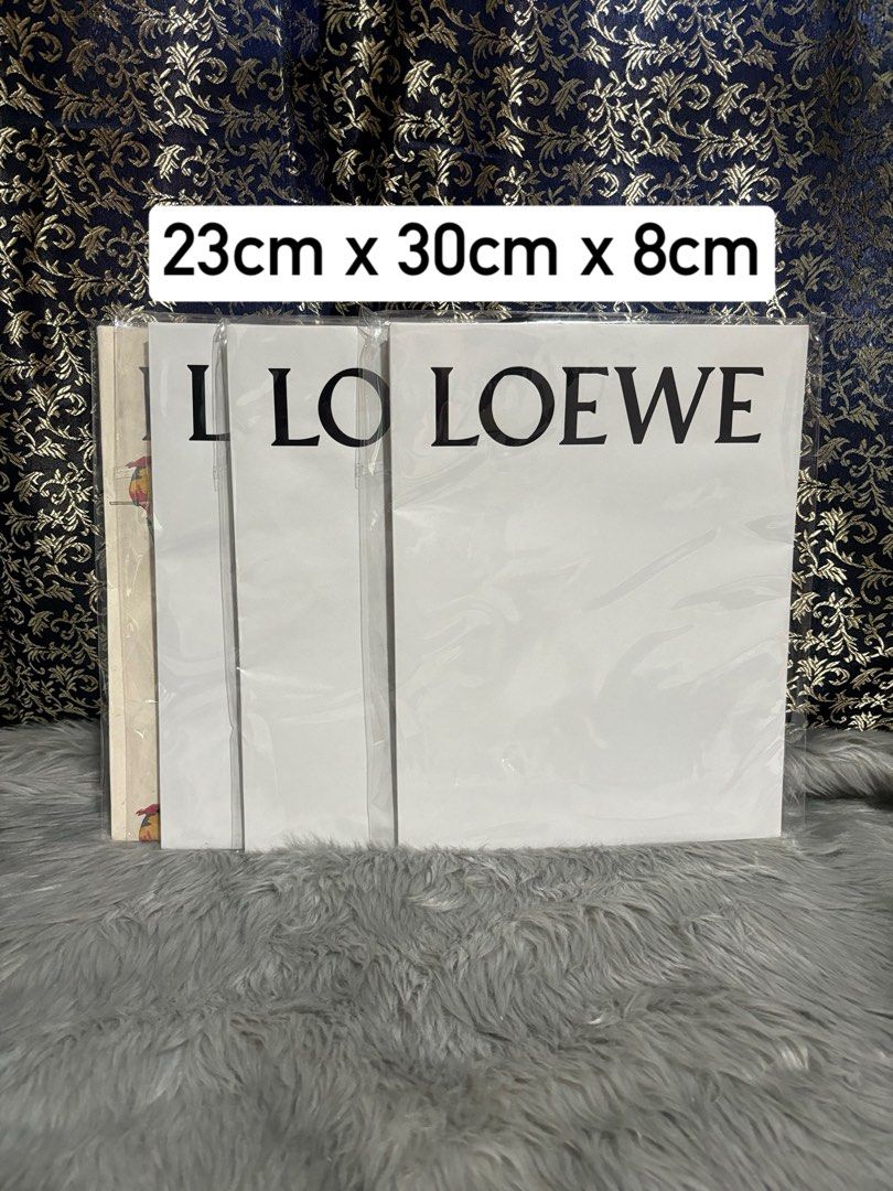 ✅ Authentic Loewe Medium Paperbag (Category: Luxury Bags & Wallets) located in Quezon City. Submitted by box.luxebycheng (Listing ID 1375037620, Image 1). Description: 600 each.