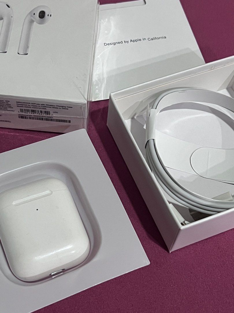 Apple Airpods (Category: Earphones) located in Pasig City. Submitted by declutterwithai (Listing ID 1377064539, Image 2). Description: Barely used 😬 Still in good condition Inclusions - See photos .