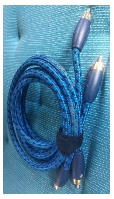AQ USA RCA Interconnects Pair (Category: Other Audio Equipment) located in Singapore. Submitted by joejoe1908 (Listing ID 1377077131, Image 1). Description: If you see this ad, it means it is available. Audioquest G-Snake RCA Interconnect 1m Pair Each length is 1m long Price is for the pair.