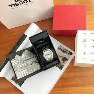 (Category: ) located in . Submitted by luxurycloset.shop (Listing ID 1377043621, Image 1). Description: .