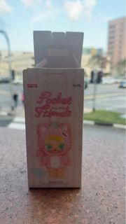 (Category: ) located in . Submitted by hellotherelookhere (Listing ID 1377110872, Image 1). Description: .