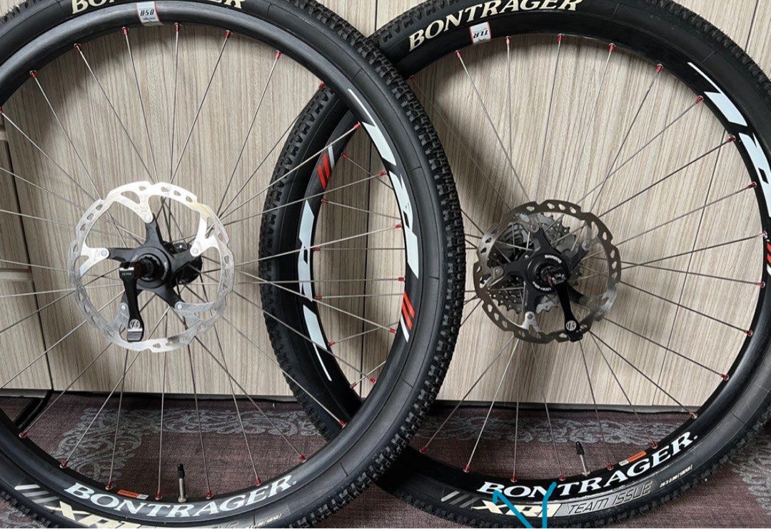 Carbon Aero Bontrager Race X Lite Wheels Bontrager Race XXX Lite