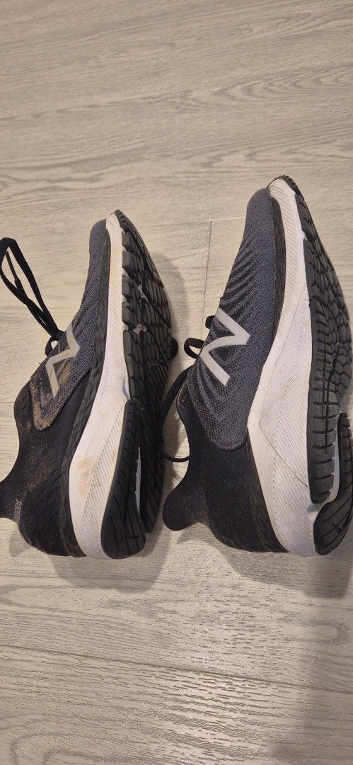 Boys New Balance Fresh Foam Running Shoes (Category: Babies & Kids Fashion) located in Singapore. Submitted by aegean08 (Listing ID 1377104875, Image 2). Description: Size US 7 New Balance Fresh Foam running shoes Need a good wash otherwise condition 8/10 Paid close to $250 .