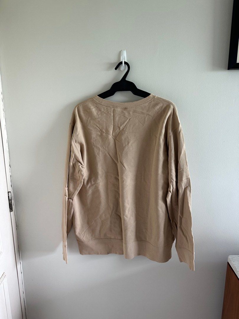 Brown Coca-Cola Sweatshirt (Uniqlo) (Category: Coats, Jackets and Outerwear) located in Quezon City. Submitted by washubi (Listing ID 1377146133, Image 3). Description: ⌞ dm for exact measurements ☻⌝ ➙ original uniqlo ➙ can fit XL ➙ condition is still okay ➙ MOD: SDD/SCO/JNT/GGX ➙ MOP: GCASH/BDO RFS: decluttering 📦.