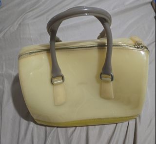 (Category: ) located in . Submitted by highcouture (Listing ID 1377071089, Image 1). Description: .