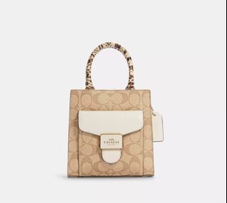 (Category: ) located in . Submitted by kcloset_ (Listing ID 1377120696, Image 1). Description: .