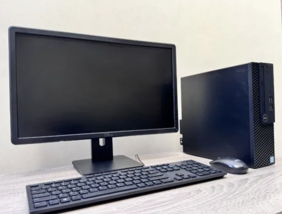Computer Set (Category: Desktops) located in Manila. Submitted by stuckdeclutter (Listing ID 1377089290, Image 2). Description: Buy at your own risk.
