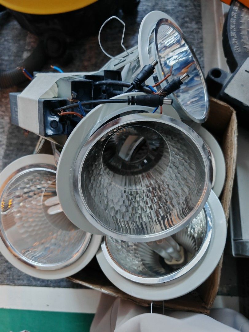 Downlight (Category: Lighting) located in Kuala Lumpur. Submitted by greentea6007 (Listing ID 1377010599, Image 3). Description: Rm8 each.