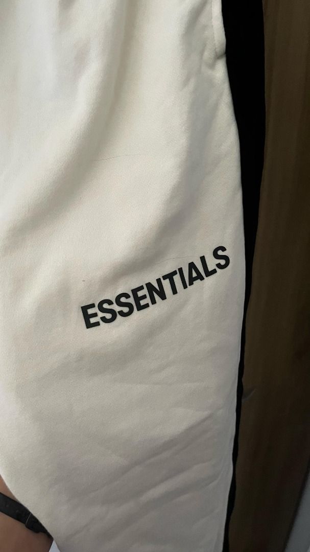 Fear Of God Essentials Sweatpants (Category: Joggers) located in Cabuyao City. Submitted by cutxroat (Listing ID 1377066734, Image 3). Description: For Sale‼️ Fear Of God Essentials Sweatpants Price: 600 Size: XL Length: 40 Hips: 28-32 Sobrang kapal ng tela, see it yourself. No issues‼️ Meet up: Carmona - Cabuyao - Biñan. .