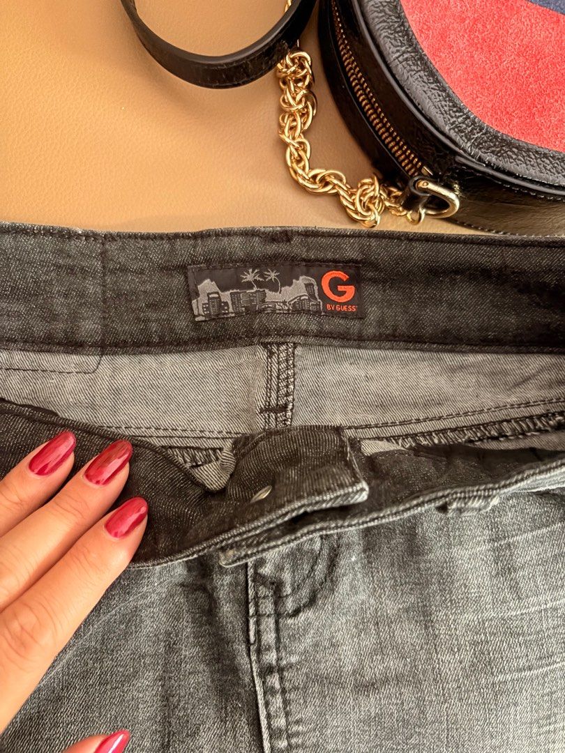 G U E S S MINI SKIRT TATTERED BLACK S27 (Category: Skirts) located in Davao. Submitted by flamingopark (Listing ID 1377081634, Image 2). Description: Bought this for 2K plus in the MALL. NEVER WORN. NOT UKAY. No issue. Size 27. Strechable. Very nice item✅ RFS; Decluttering season🙏.