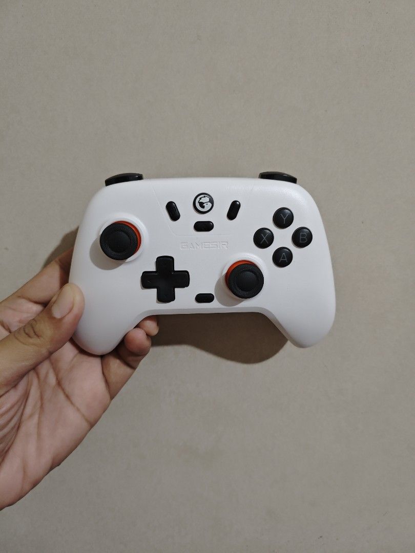 Gamesir T4 Nova Lite bluetooth controller (Category: Controllers) located in Quezon City. Submitted by unboxingtito (Listing ID 1377074257, Image 1). Description: 600php without USB PC/laptop receiver.