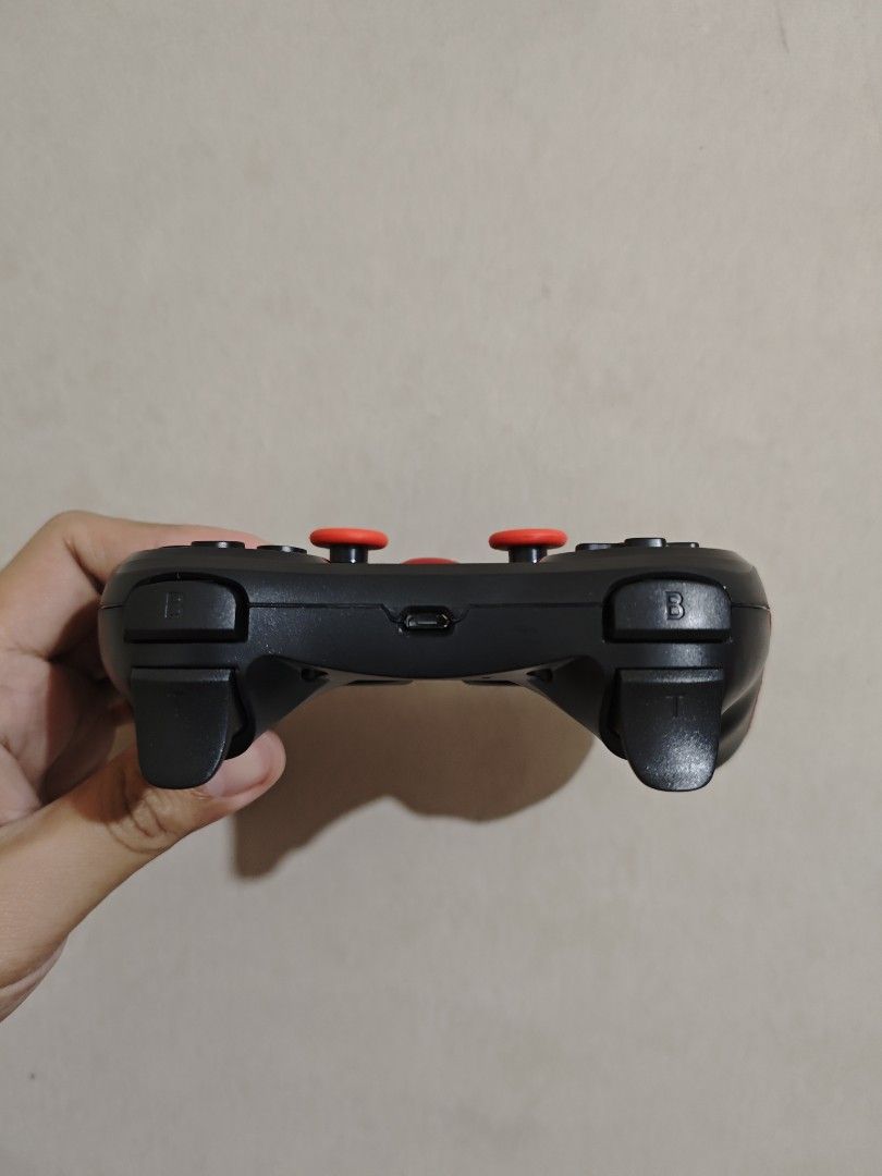 Gamesir/Mocute T3 bluetooth controller (Category: Controllers) located in Quezon City. Submitted by unboxingtito (Listing ID 1377074985, Image 2). Description: Brand new and unused.