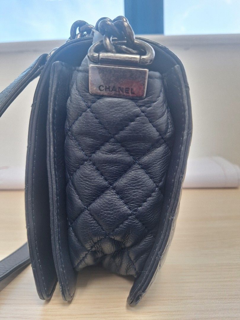 Geniune Buyers only: Authentic Dark Blue Boy Chanel (Category: Bags & Wallets) located in Singapore. Submitted by mollym7 (Listing ID 1377095796, Image 1). Description: - open to nego, direct deal no hassle with middle resellers - Comes with Entrupy cert - Ruthenium hardware - Flap closure - For non-fussy Buyers who wish to own a stunning, classic Chanel Boy.