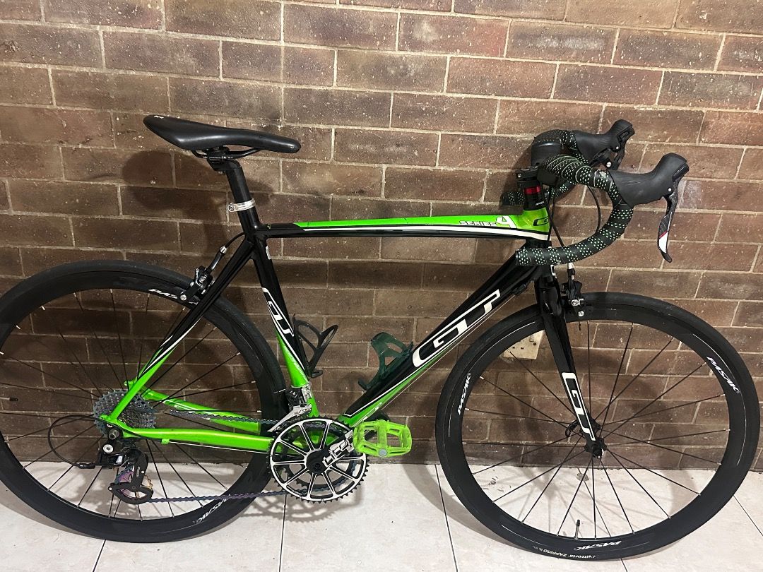 Gt series 4 road bike 12sp 24sp trek aluminium tcr bicycle cannondale L (Category: Bicycles) located in Singapore. Submitted by transmittingpower (Listing ID 1377090040, Image 1). Description: Upgraded to 12 /2 senseh group set Pasak 700c aluminum wheelset with loud hub Aluminum frame L size Carbon fiber fork Light weight unit Group-set alone 599$ Price to clear only 488$ 🔥.