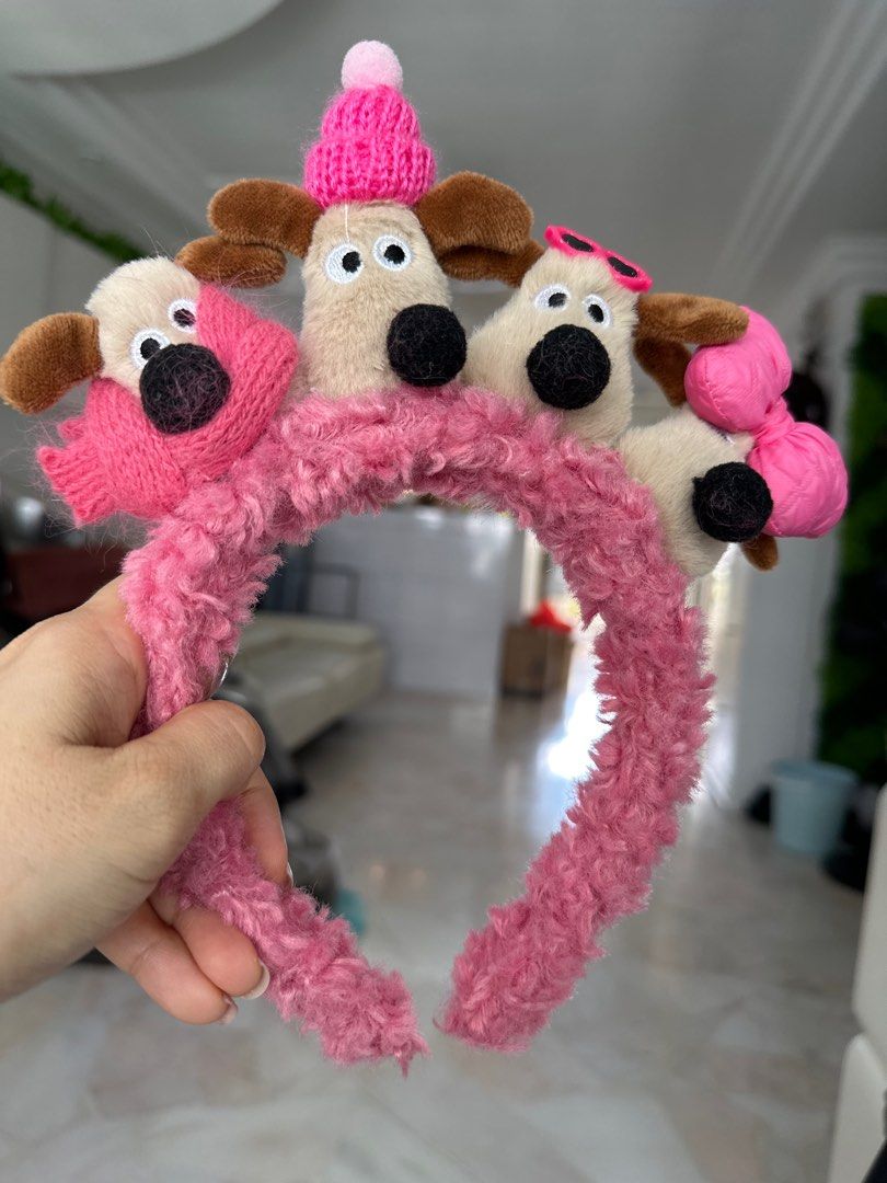 Healing Puppy~Cute Plush Dog Headband Female 2024 Autumn Winter New Style Sweet Press Hairpin Travel Hair Accessories 6126 (Category: Babies & Kids Fashion) located in Singapore. Submitted by winwinminmin (Listing ID 1377052491, Image 1). Description: .