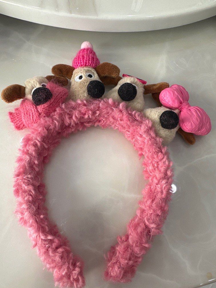 Healing Puppy~Cute Plush Dog Headband Female 2024 Autumn Winter New Style Sweet Press Hairpin Travel Hair Accessories 6126 (Category: Babies & Kids Fashion) located in Singapore. Submitted by winwinminmin (Listing ID 1377052491, Image 3). Description: .