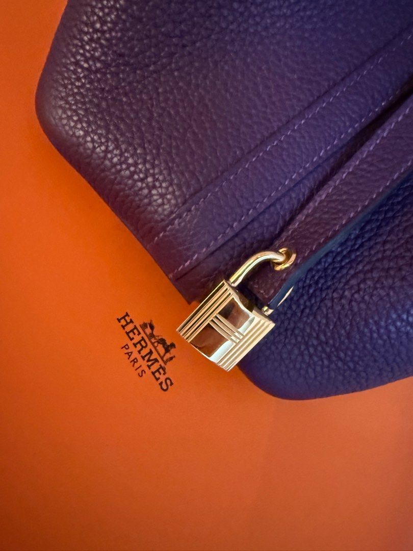 Hermes Picotin 18 (Category: Bags & Wallets) located in Singapore. Submitted by collectiblestuffs (Listing ID 1377058726, Image 3). Description: Letting go this Hermes’ Picotin 18 Taurillion Maurice Cassis Hermes’ twilly bought 1/1/2024 will be given together with the bag too. Box and dust bag and virtual receipt to verify Receipt dated 1/4/2022 .