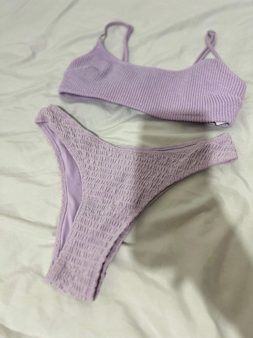 H&M 2pc Set (Category: Bikinis & Swimsuits) located in Manila. Submitted by finallydecluttering__ (Listing ID 1377085277, Image 1). Description: H&M Set Top: 34EUR Bottom: 32 EUR .