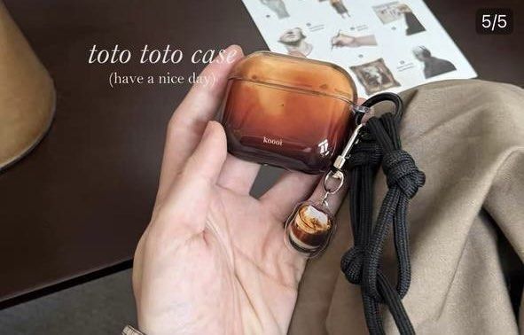 iPod Pro case (Category: Other Accessories) located in Singapore. Submitted by shawnyt (Listing ID 1377094790, Image 1). Description: I got the wrong version 🥲 still comes in protective wrapping .