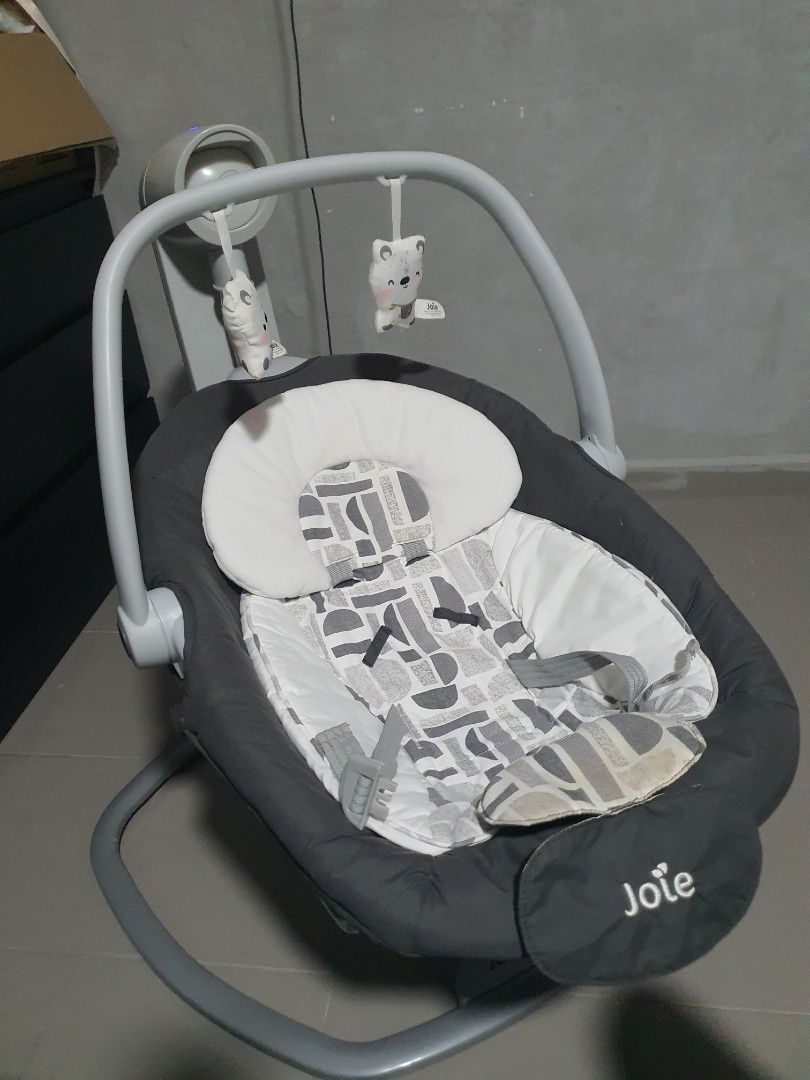 Joie Rocker 2 in 1 (Category: Infant Playtime) located in Singapore. Submitted by shayaan2109 (Listing ID 1377112223, Image 1). Description: letting go as my LO has outgrown , everything is still fully functional including the vibration too. Fast deal ! delivery inclusive.