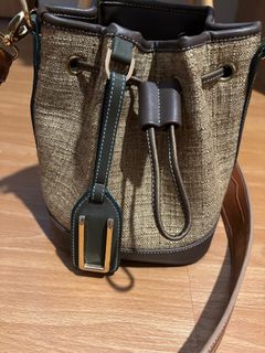 (Kategori: ) berada di . Dikirim oleh indahinfit51453 (ID iklan 1377153671, Gambar 1). Deskripsi: .