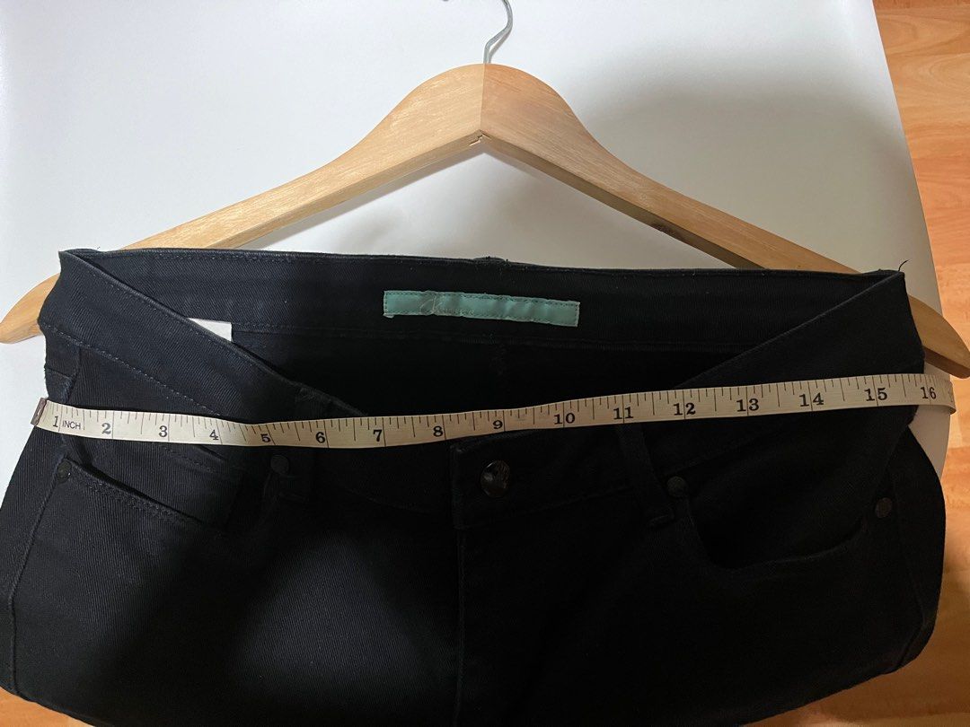 Kashieca Low Rise Skinny Jeans (Category: Jeans) located in Antipolo. Submitted by p0123 (Listing ID 1377165608, Image 3). Description: -Original -Well used, has signs of wear and tear but still in good condition -Barely used -Pm me for more details -Sf shouldered by buyer.