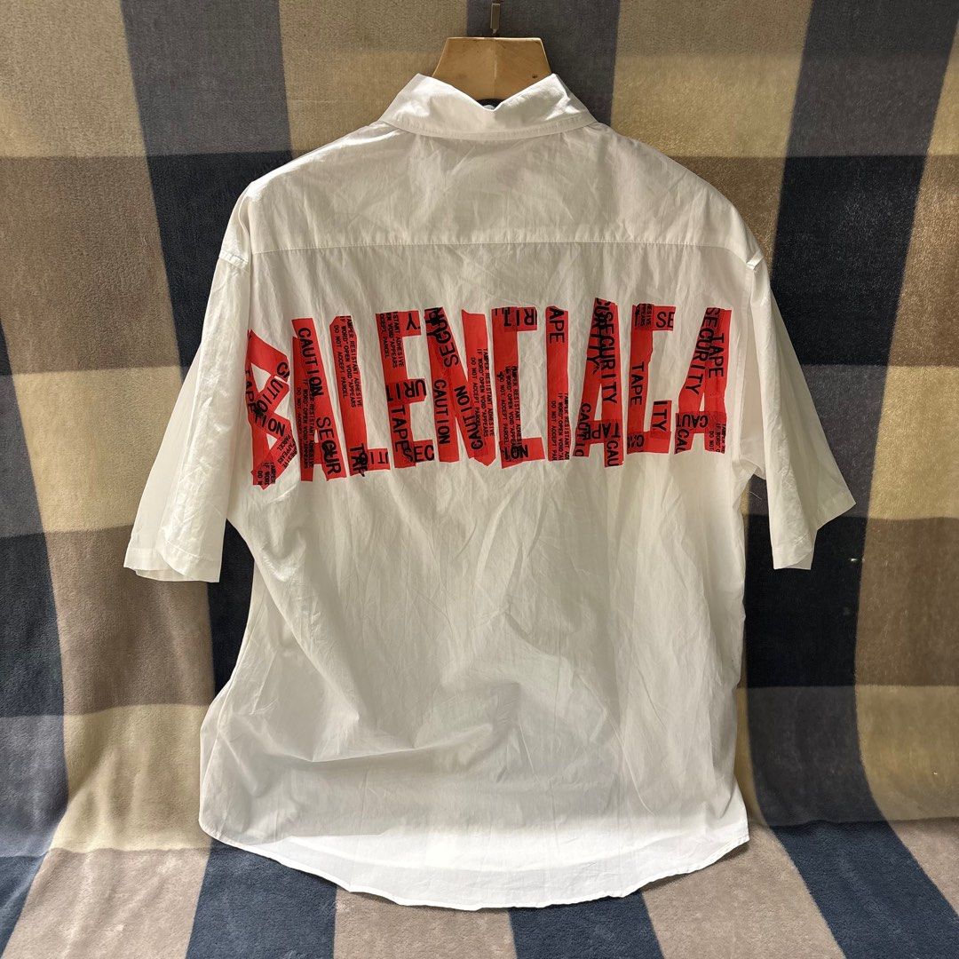 Kemeja balenciaga