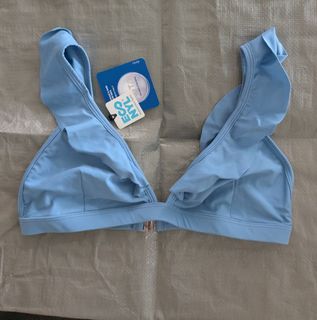 (Category: ) located in . Submitted by dailywears7 (Listing ID 1377032151, Image 1). Description: .