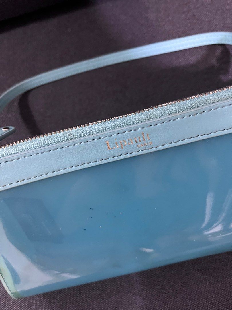 Lipault paris clear baguette bag (Category: Shoulder Bags) located in Quezon City. Submitted by panjea_ (Listing ID 1377182356, Image 2). Description: Minor issue: ink stains (tried to remove but its hard); barely noticeable.