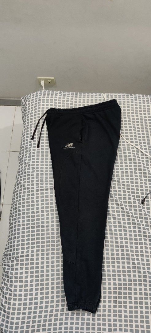 New Balance Jogger Pants (Category: Joggers) located in Malabon City. Submitted by jaypd (Listing ID 1377148844, Image 3). Description: size Large fit to XL Free Shipping.