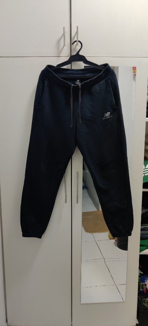 New Balance Jogger Pants (Category: Joggers) located in Malabon City. Submitted by jaypd (Listing ID 1377148844, Image 1). Description: size Large fit to XL Free Shipping.
