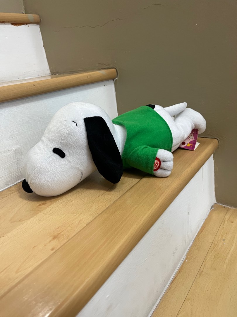 Original 35cm movable snoopy / leg shaking with music, Hobbies & Toys ...
