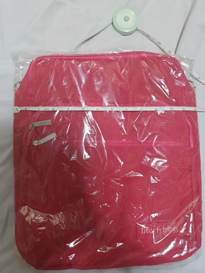 Pink Convertible Shoulder Bag Backpack (Category: Backpacks) located in Paranaque City. Submitted by thriftyhippietiger (Listing ID 1377091951, Image 3). Description: .