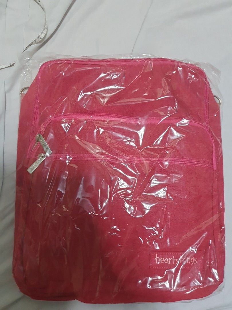 Pink Convertible Shoulder Bag Backpack (Category: Backpacks) located in Paranaque City. Submitted by thriftyhippietiger (Listing ID 1377091951, Image 1). Description: .