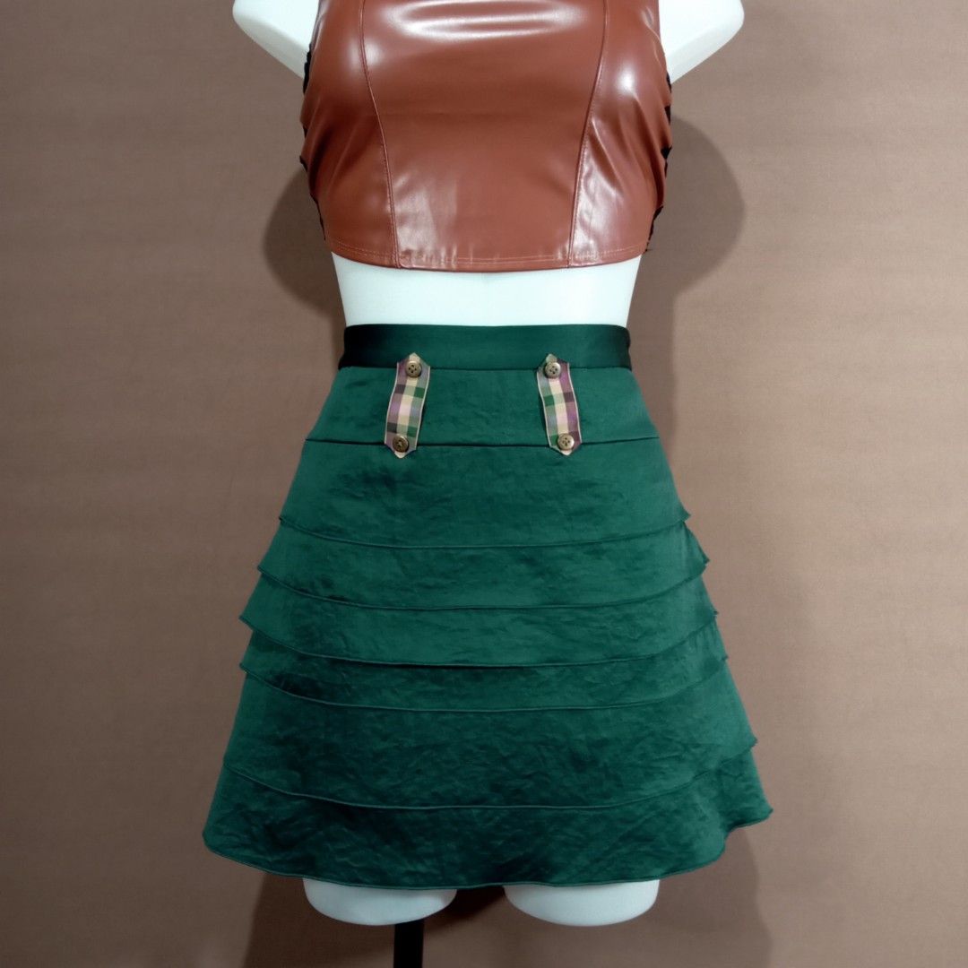 Preloved INGRID Silk/Satin Layered Skirt (Category: Skirts) located in Rizal. Submitted by vevedoll (Listing ID 1377157469, Image 3). Description: --- brand : INGRID fits : 28.5 to 29 waistline length : 16 inches fabric: silk/satin semi-thick fabric non stretchable side zipper w/ lining good as new no flaws EUC (excellent used condition) top not included --- STAY TUNE for more preloved clothes !!! Almost EVERYDAY, may bago akong upload : ) ---.