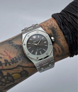 (Category: ) located in . Submitted by humblewatchmodder (Listing ID 1377018291, Image 1). Description: .