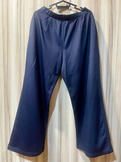 (Category: ) located in . Submitted by mypreluvcloset (Listing ID 1377019405, Image 1). Description: .