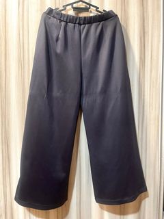 (Category: ) located in . Submitted by mypreluvcloset (Listing ID 1377019563, Image 1). Description: .