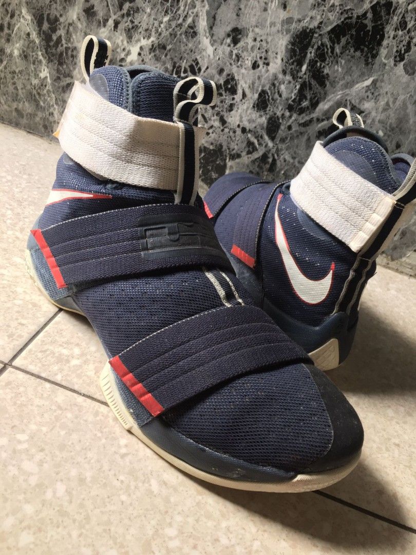 Sepatu Basket Lebron Soldier X