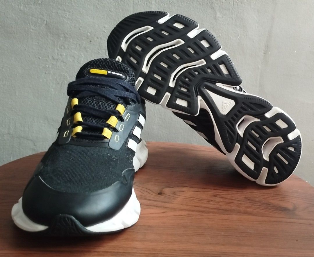 Sepatu running Adidas climacool black Size 39