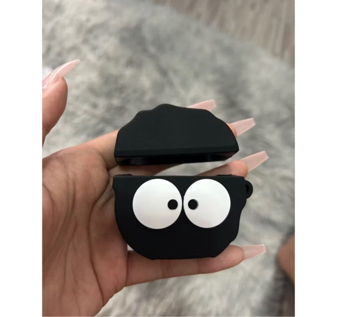 Silicone cute black oppo air 2i case (Category: Earphones) located in General Trias. Submitted by aprilocampo0412 (Listing ID 1377110713, Image 3). Description: Silicone cute black oppo air 2i case.