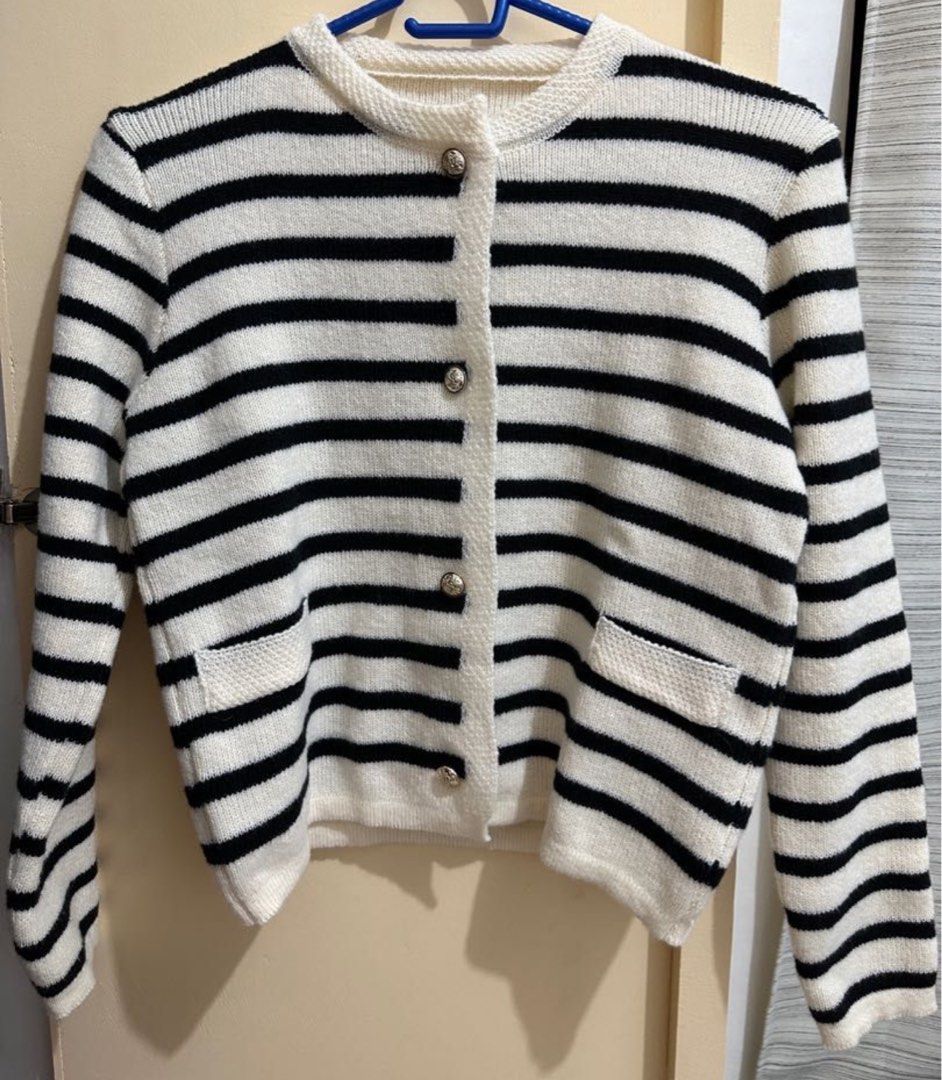 Stripes Cardigan (Category: Longsleeves) located in Marikina City. Submitted by notdb (Listing ID 1377026376, Image 1). Description: .