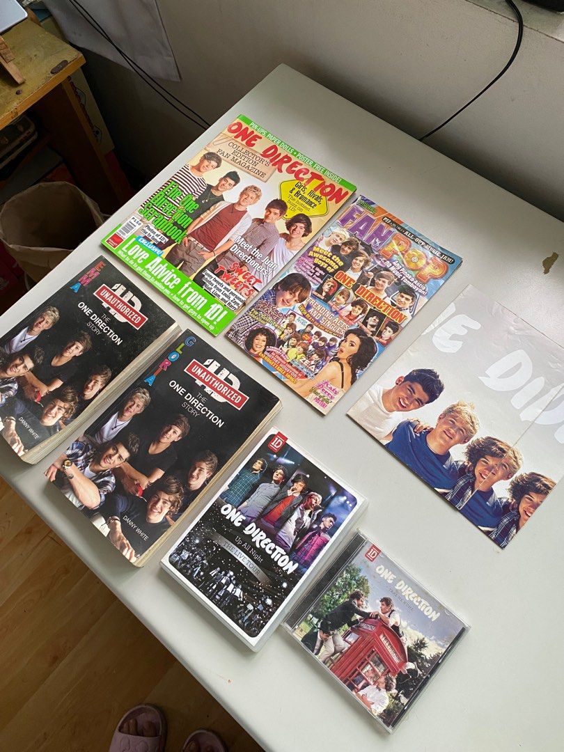 TAKE ALL ONE DIRECTION MERCH (Category: Magazines) located in Paranaque City. Submitted by emmawtj (Listing ID 1377103352, Image 2). Description: Includes: 💿 One Direction Magazine 💿 Lyrics/Song Booki 💿 2 Back to Back Posters 💿 2 1D The Story Books 💿 Up All Night Tour Live DVD 💿 Take me Home Album 📚 Gcash Payment (shipping to be shouldered by buyer) 📁 Location: Bf Homes, Paranaque.
