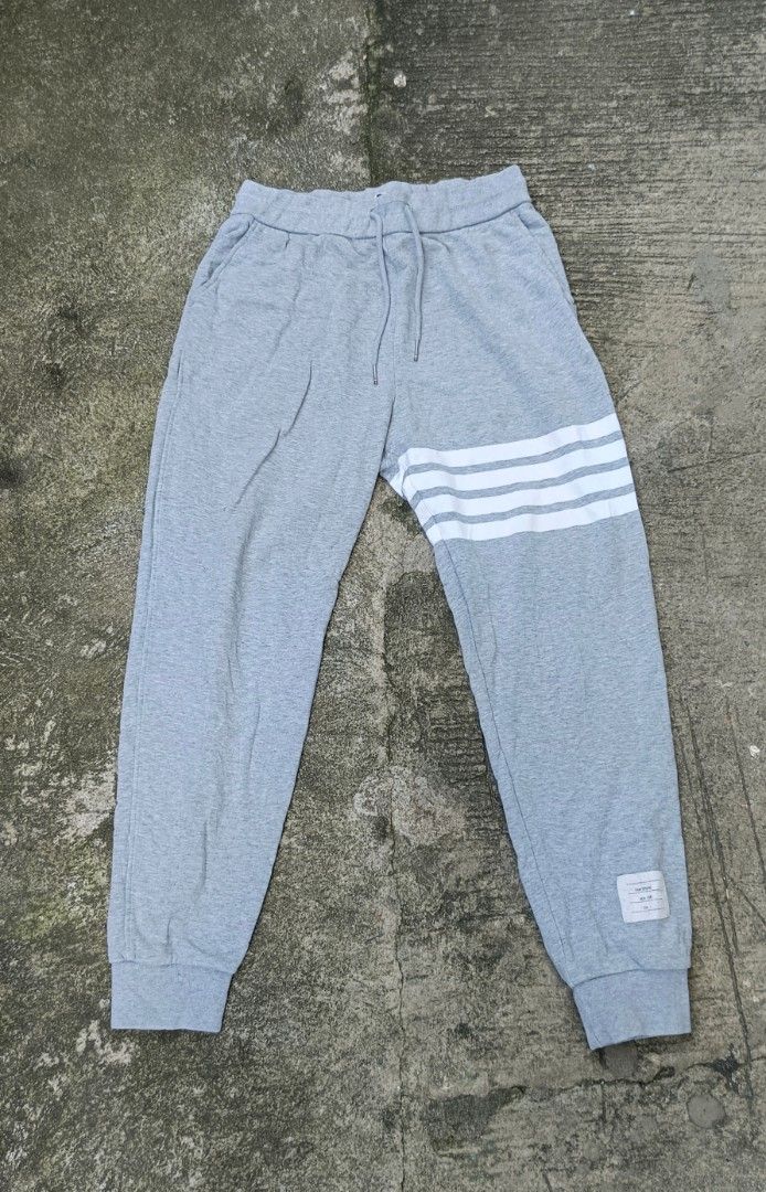 Thom Browne 4 Bar Sweat pants (Category: Joggers) located in Manapla. Submitted by drip.thrift (Listing ID 1377113475, Image 1). Description: Waist 28 to 32 Length 38.